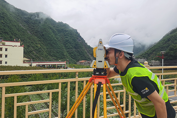 全站儀、水準(zhǔn)儀、RTK等儀器安全使用指南，測量人安全作業(yè)必備